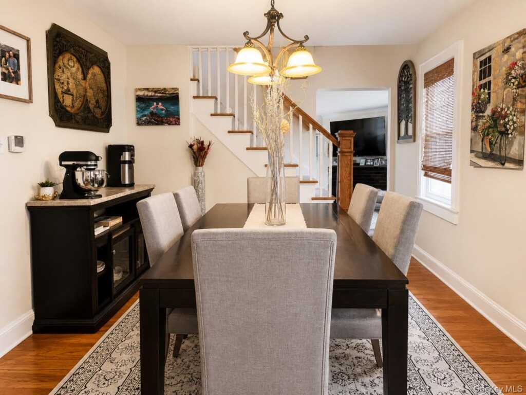 468 W Clarkstown Road, New City, NY 10956 - Photo 2 of 23