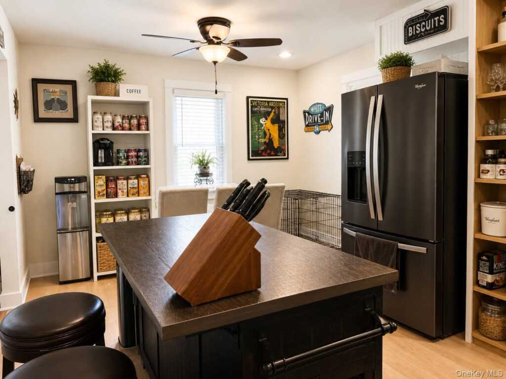 468 W Clarkstown Road, New City, NY 10956 - Photo 4 of 23