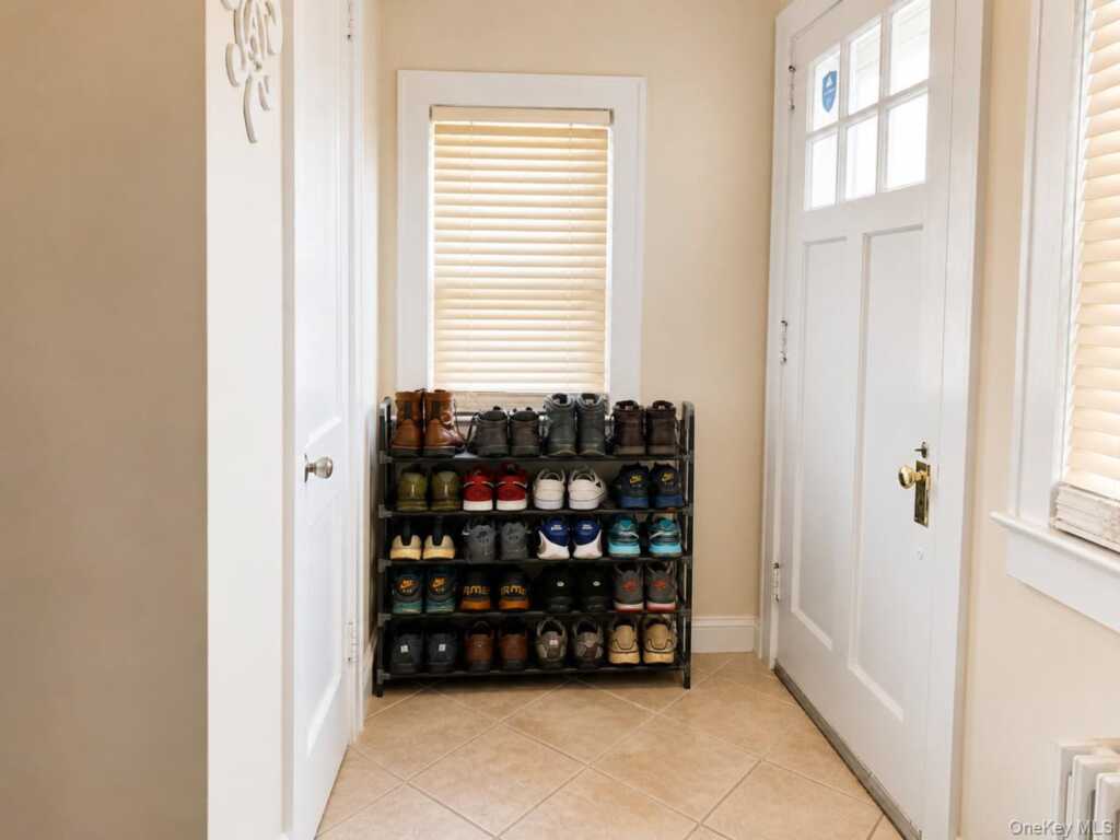 468 W Clarkstown Road, New City, NY 10956 - Photo 8 of 23