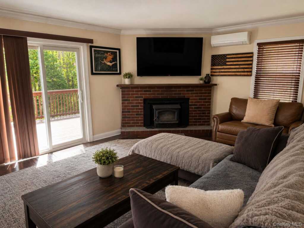 468 W Clarkstown Road, New City, NY 10956 - Photo 9 of 23