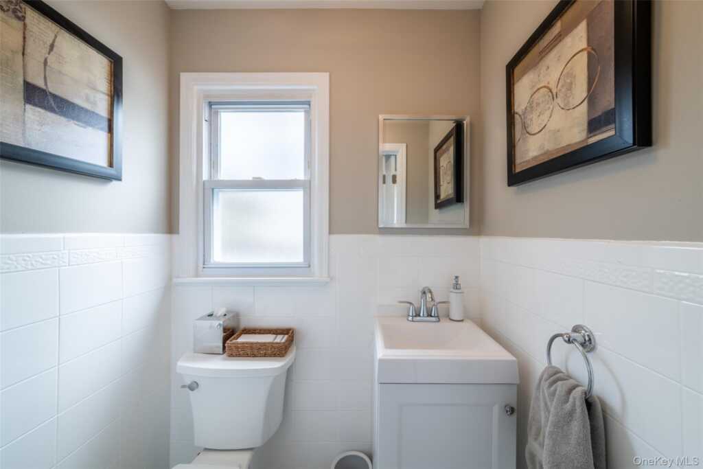 29 Oakdale Avenue, New Rochelle, NY 10801 - Photo 10 of 41