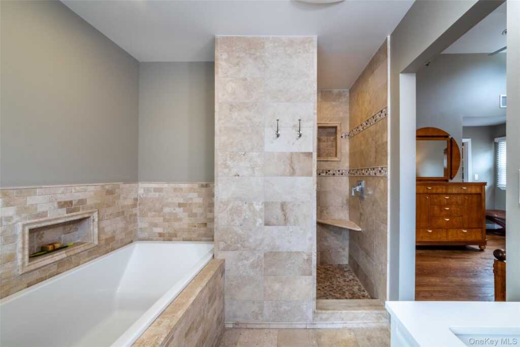 29 Oakdale Avenue, New Rochelle, NY 10801 - Photo 15 of 41