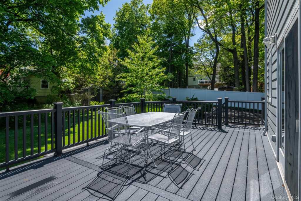 29 Oakdale Avenue, New Rochelle, NY 10801 - Photo 33 of 41