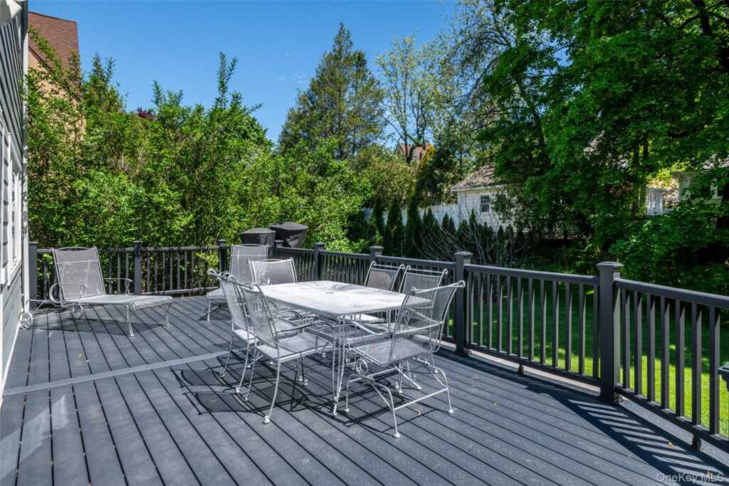 29 Oakdale Avenue, New Rochelle, NY 10801 - Photo 35 of 41