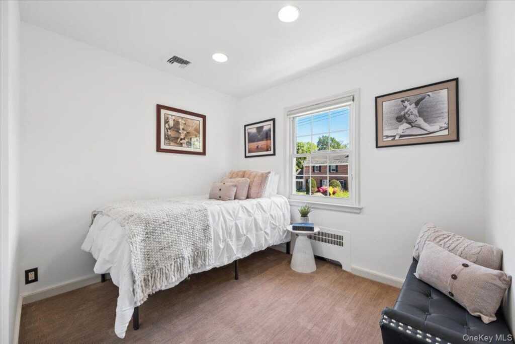 35 Berrian Road, New Rochelle, NY 10804 - Photo 14 of 23