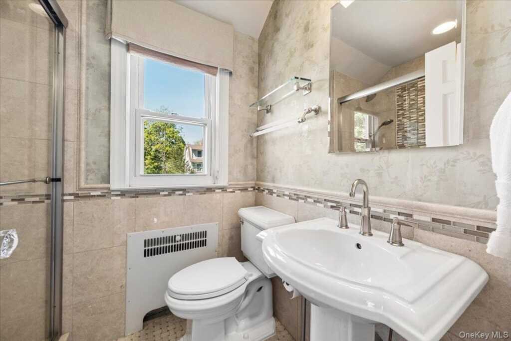 35 Berrian Road, New Rochelle, NY 10804 - Photo 15 of 23