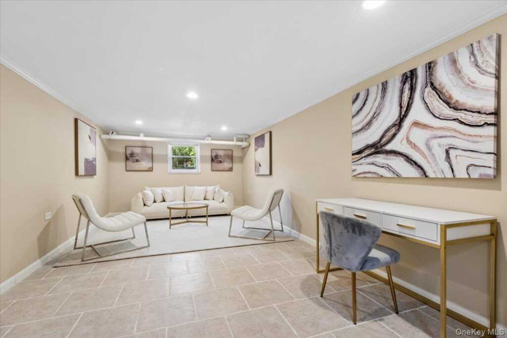 35 Berrian Road, New Rochelle, NY 10804 - Photo 17 of 23