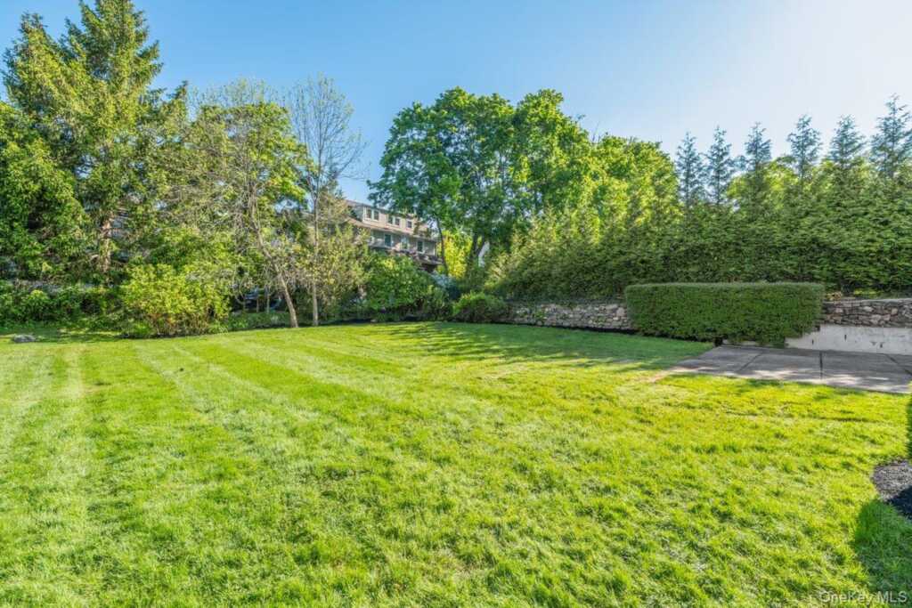 35 Berrian Road, New Rochelle, NY 10804 - Photo 18 of 23