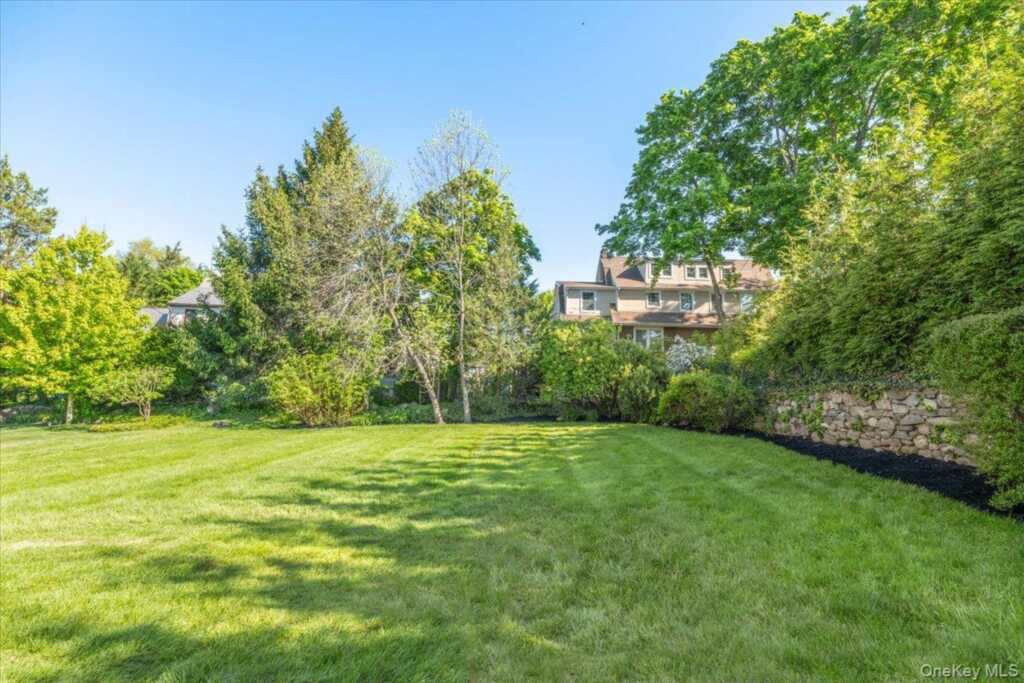 35 Berrian Road, New Rochelle, NY 10804 - Photo 19 of 23