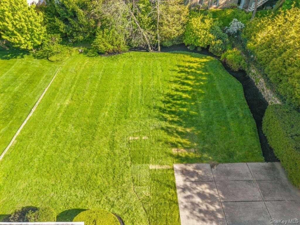35 Berrian Road, New Rochelle, NY 10804 - Photo 20 of 23