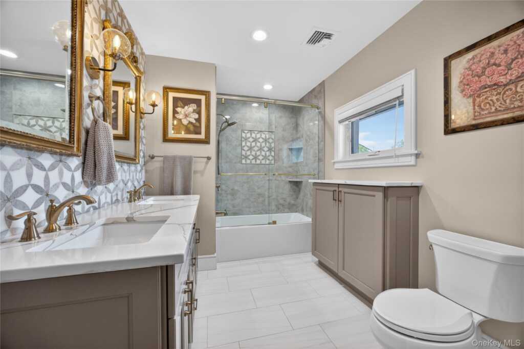 109 W Park Avenue, Pearl River, NY 10965 - Photo 26 of 50