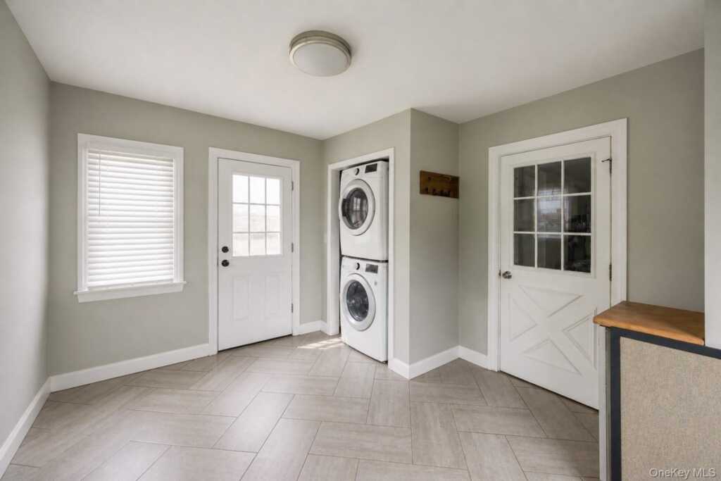 109 W Park Avenue, Pearl River, NY 10965 - Photo 37 of 50