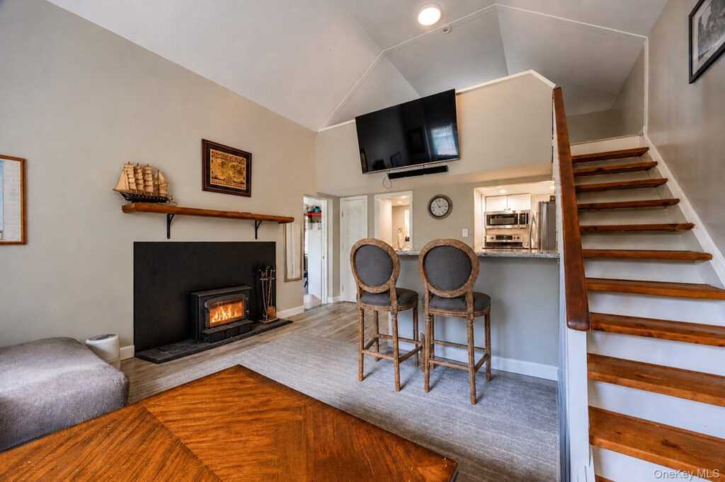 109 W Park Avenue, Pearl River, NY 10965 - Photo 40 of 50
