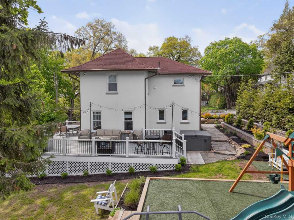 109 W Park Avenue, Pearl River, NY 10965 - Photo 6 of 50