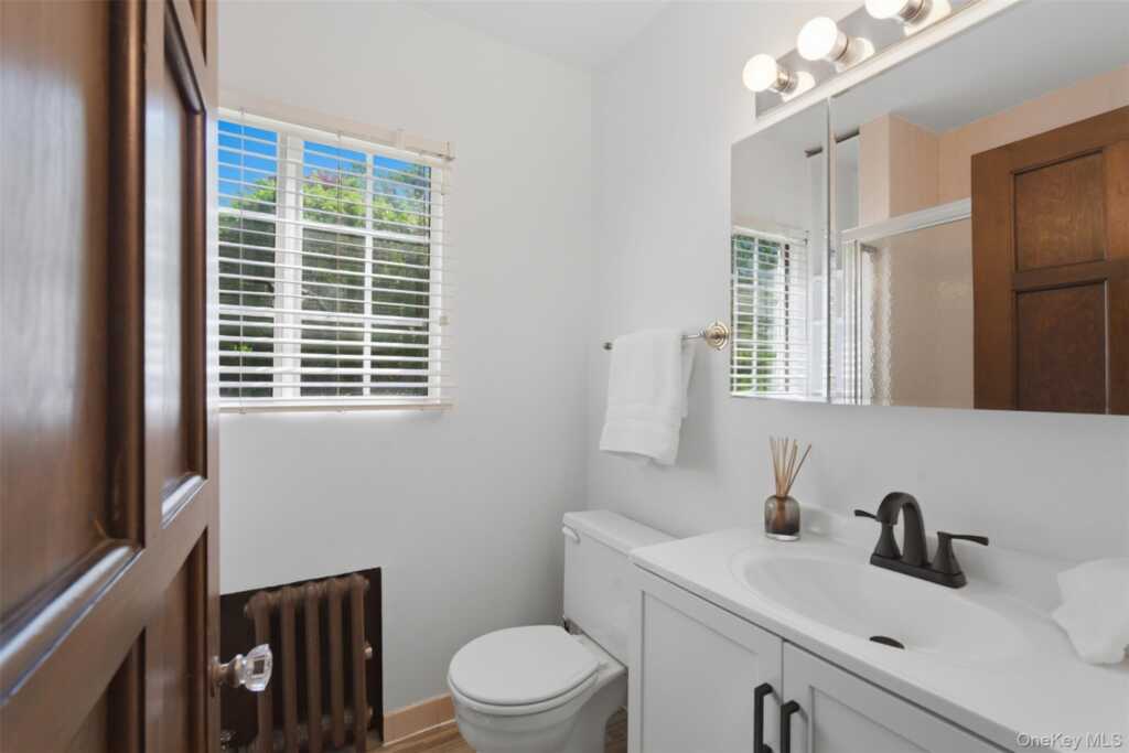 15 Kingsbury Road, New Rochelle, NY 10804 - Photo 15 of 30