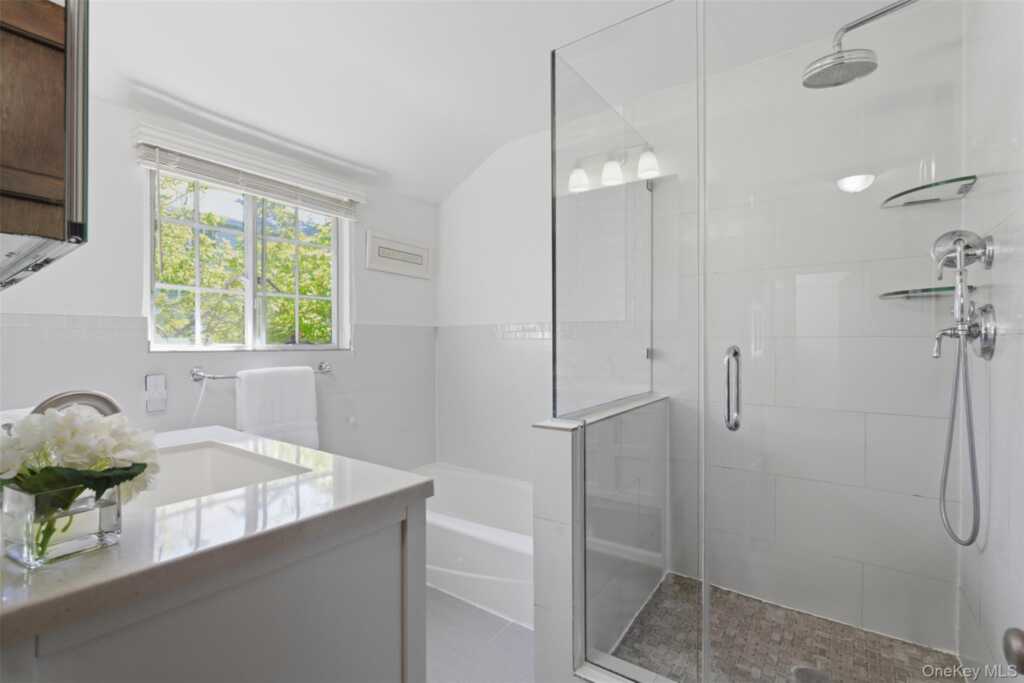 15 Kingsbury Road, New Rochelle, NY 10804 - Photo 18 of 30