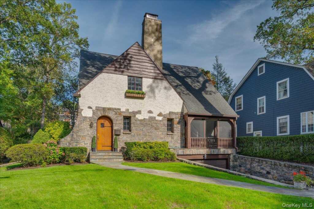15 Kingsbury Road, New Rochelle, NY 10804 - Photo 2 of 30