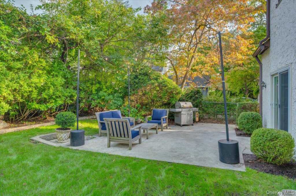15 Kingsbury Road, New Rochelle, NY 10804 - Photo 24 of 30