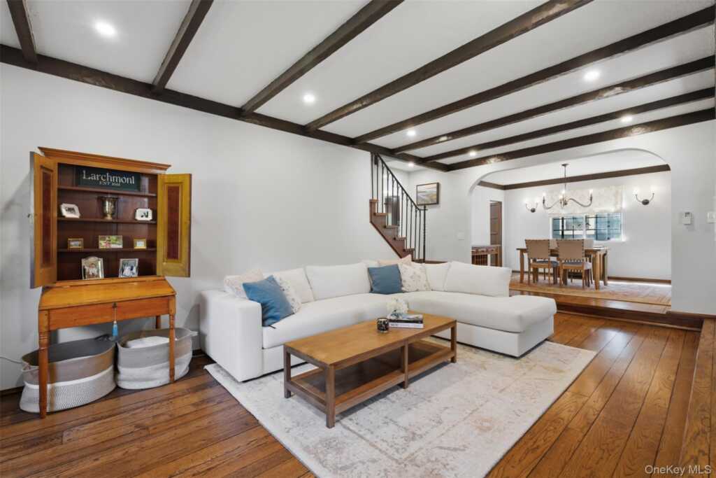 15 Kingsbury Road, New Rochelle, NY 10804 - Photo 4 of 30