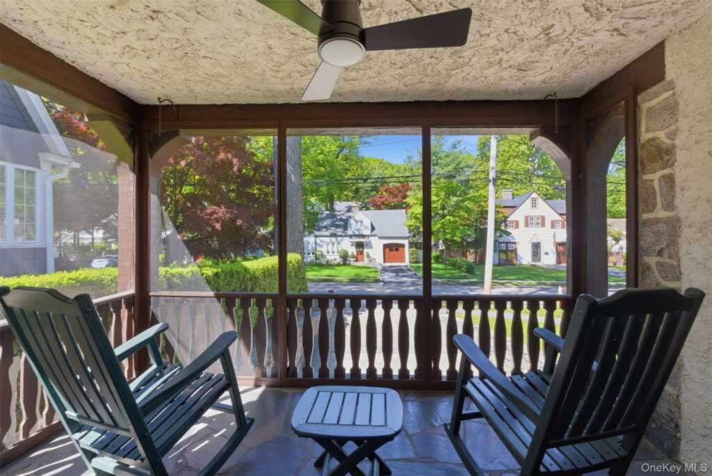 15 Kingsbury Road, New Rochelle, NY 10804 - Photo 9 of 30