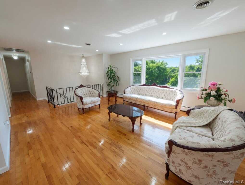 36 Tamar Drive, Valley Cottage, NY 10989 - Photo 4 of 47