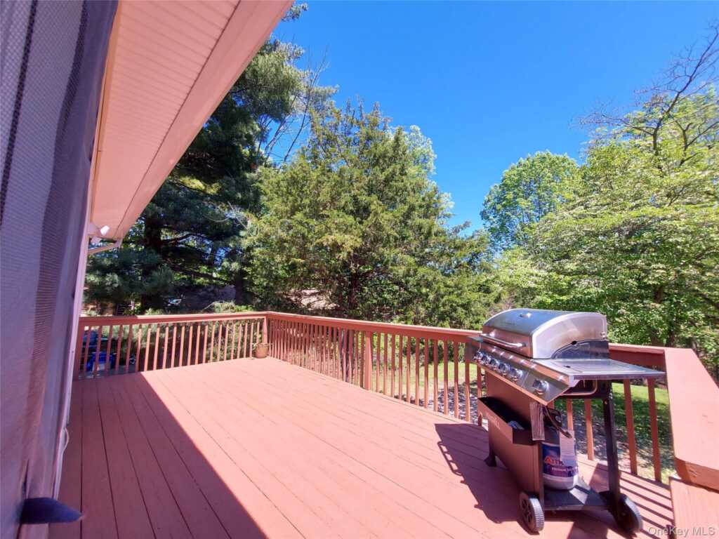 36 Tamar Drive, Valley Cottage, NY 10989 - Photo 41 of 47
