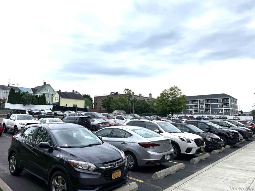 370 Westchester Avenue, Unit #4R, Rye, NY 10573 - Photo 10 of 12