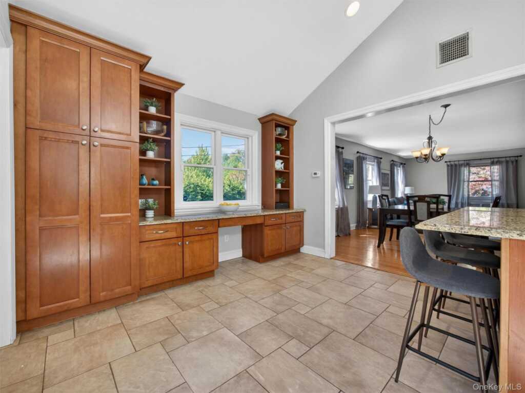 407 N Midland Avenue, Nyack, NY 10960 - Photo 16 of 50