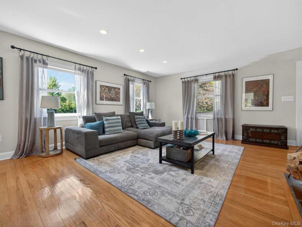 407 N Midland Avenue, Nyack, NY 10960 - Photo 7 of 50