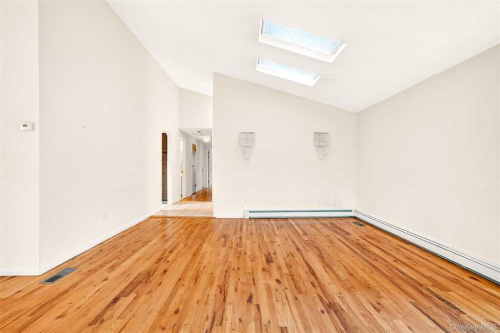 4 Hobart Court, New City, NY 10956 - Photo 11 of 48
