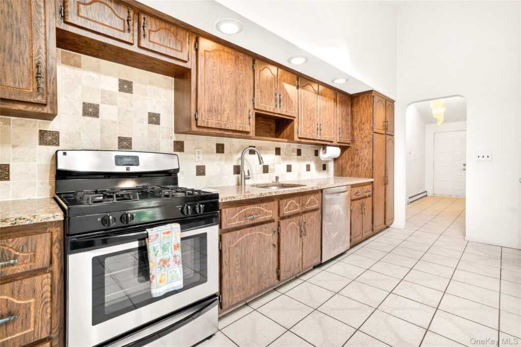 4 Hobart Court, New City, NY 10956 - Photo 16 of 48