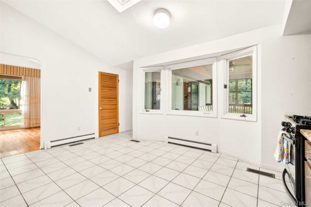 4 Hobart Court, New City, NY 10956 - Photo 17 of 48