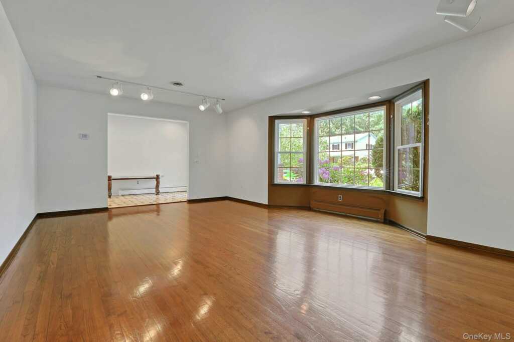 44 Ruth Drive, New City, NY 10956 - Photo 5 of 45