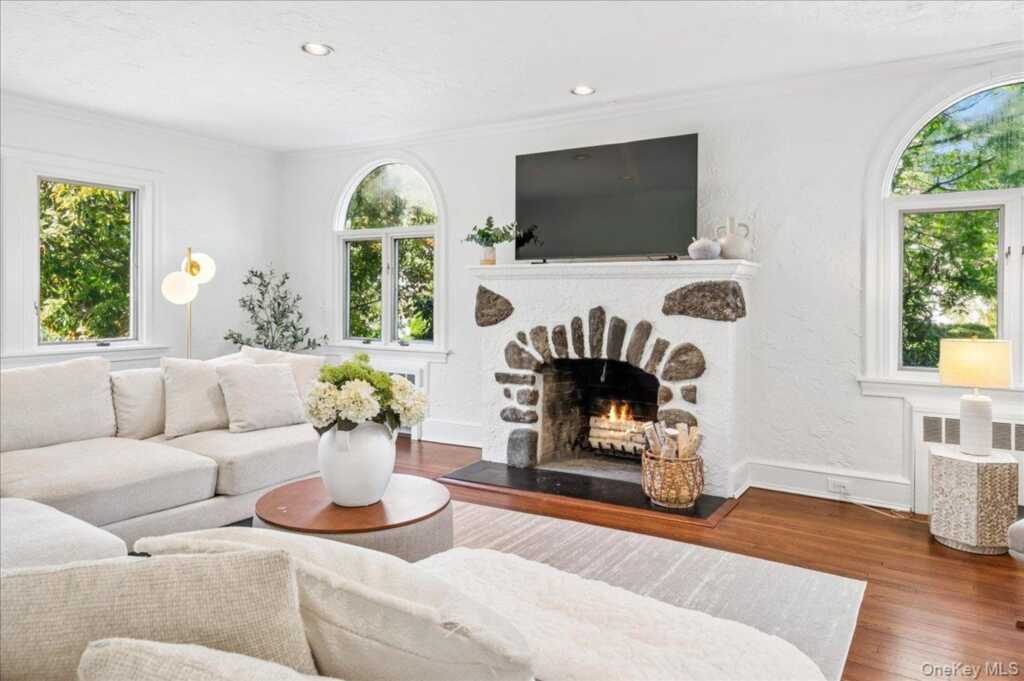 62 Broadfield Road, New Rochelle, NY 10804 - Photo 10 of 40