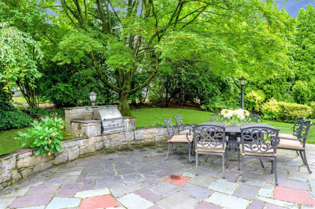 62 Broadfield Road, New Rochelle, NY 10804 - Photo 32 of 40