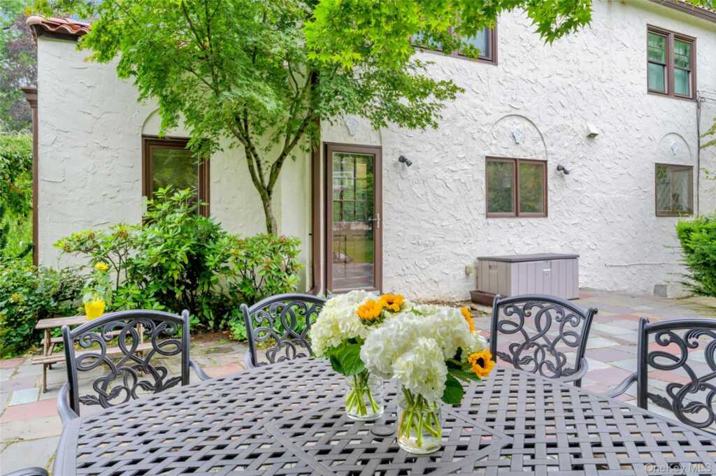 62 Broadfield Road, New Rochelle, NY 10804 - Photo 33 of 40