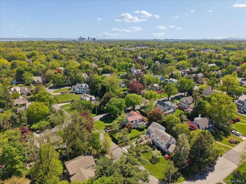 62 Broadfield Road, New Rochelle, NY 10804 - Photo 38 of 40