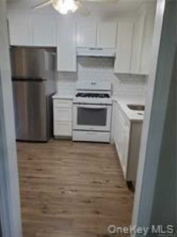 349 S Middletown Road, Nanuet, NY 10954 - Photo 2 of 9