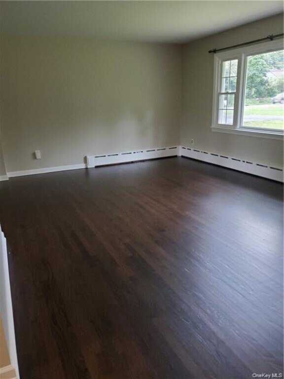 349 S Middletown Road, Nanuet, NY 10954 - Photo 4 of 9