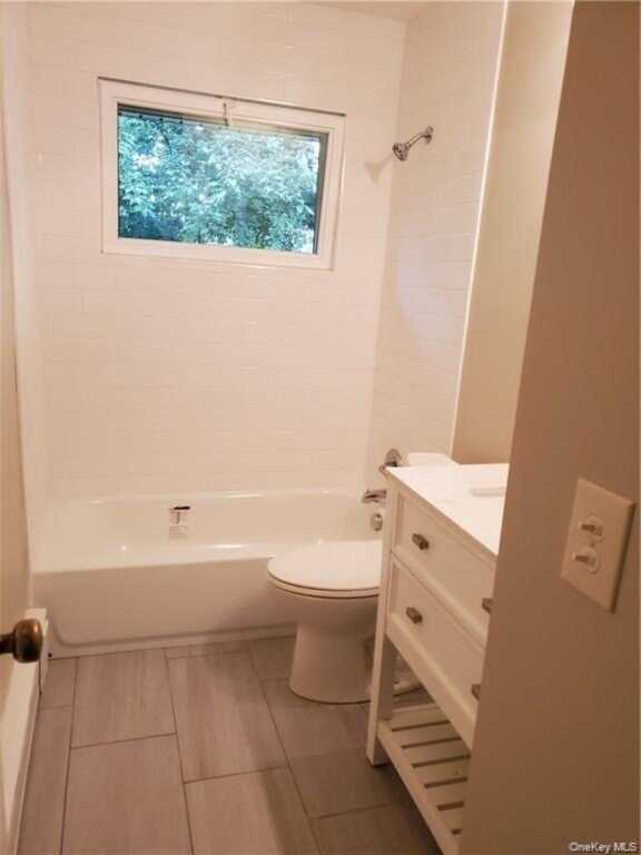 349 S Middletown Road, Nanuet, NY 10954 - Photo 7 of 9