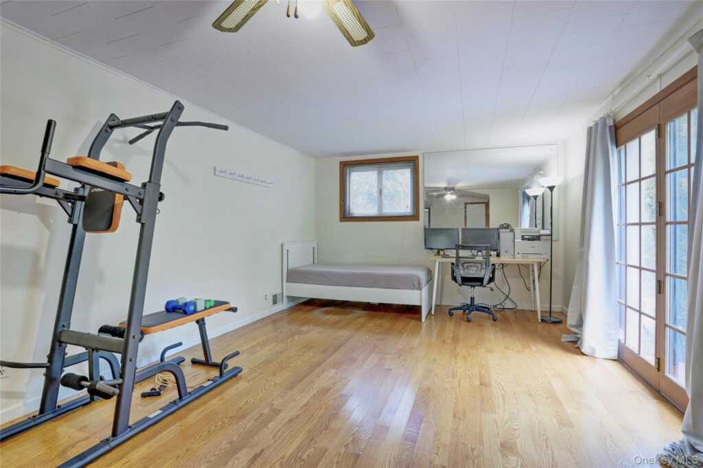 34 E Allison Avenue, Pearl River, NY 10965 - Photo 16 of 28