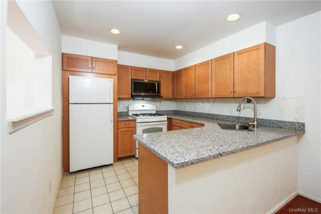 599 Midland Avenue, Unit #2-5, Rye, NY 10580 - Photo 5 of 25