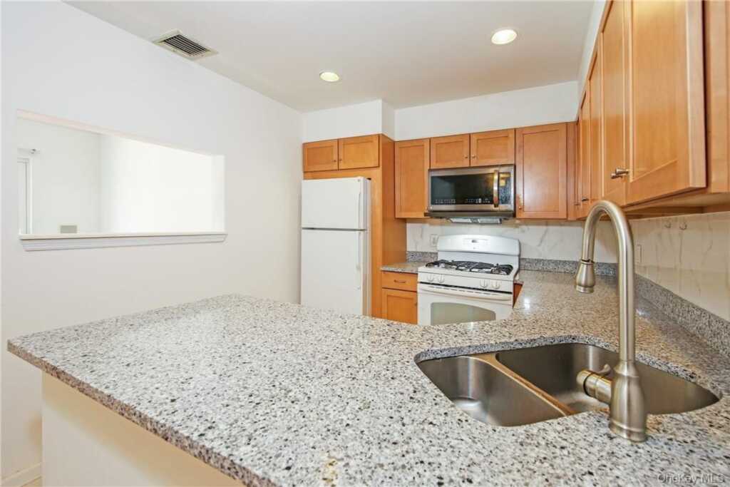 599 Midland Avenue, Unit #2-5, Rye, NY 10580 - Photo 6 of 25