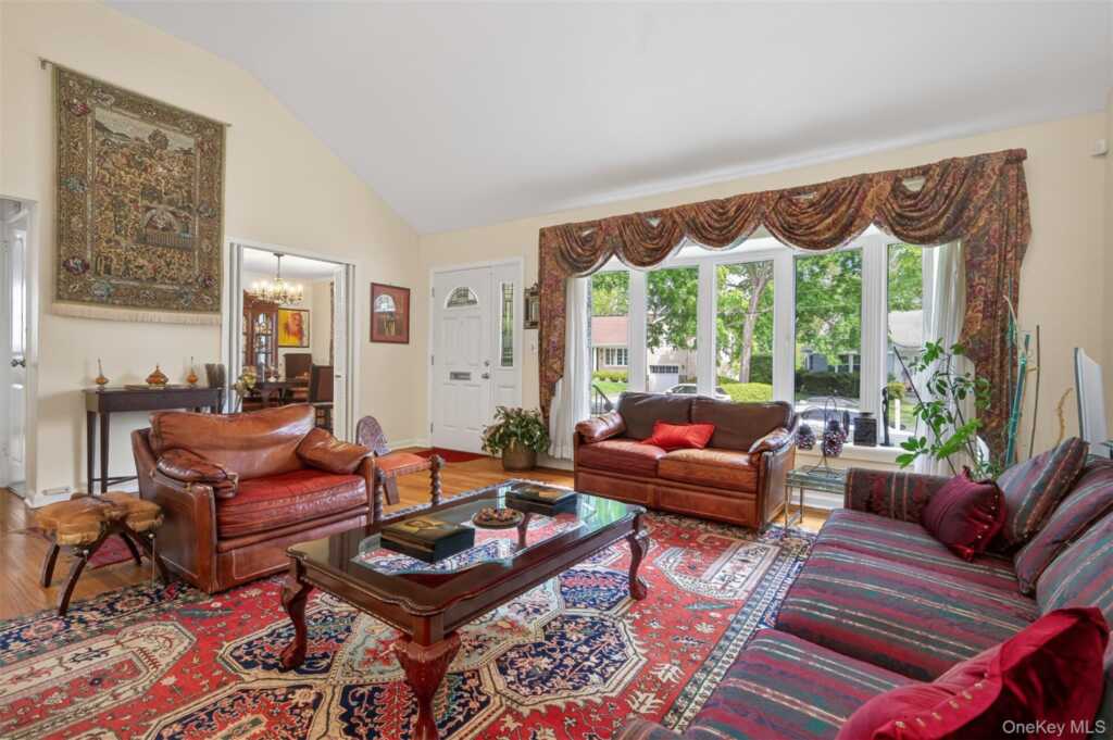 25 Frederick Lane, New Rochelle, NY 10583 - Photo 5 of 25