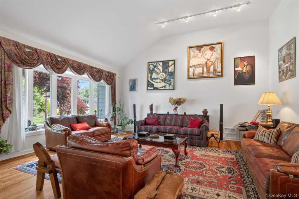 25 Frederick Lane, New Rochelle, NY 10583 - Photo 9 of 25