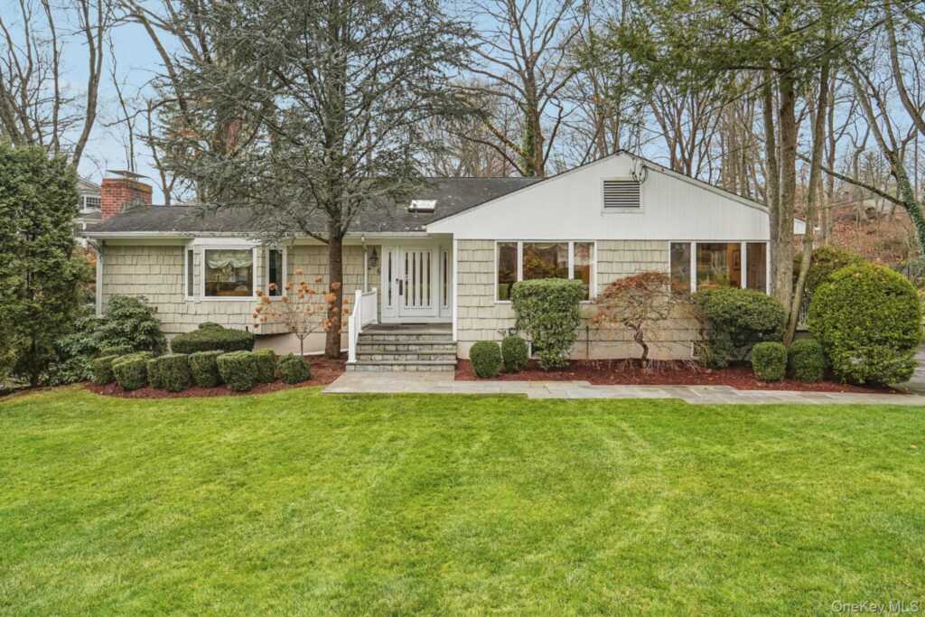 6 Robins Roost, Rye, NY 10573