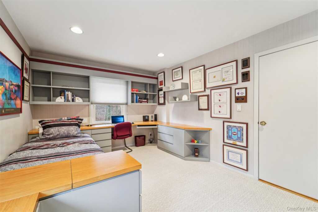 6 Robins Roost, Rye, NY 10573 - Photo 17 of 29