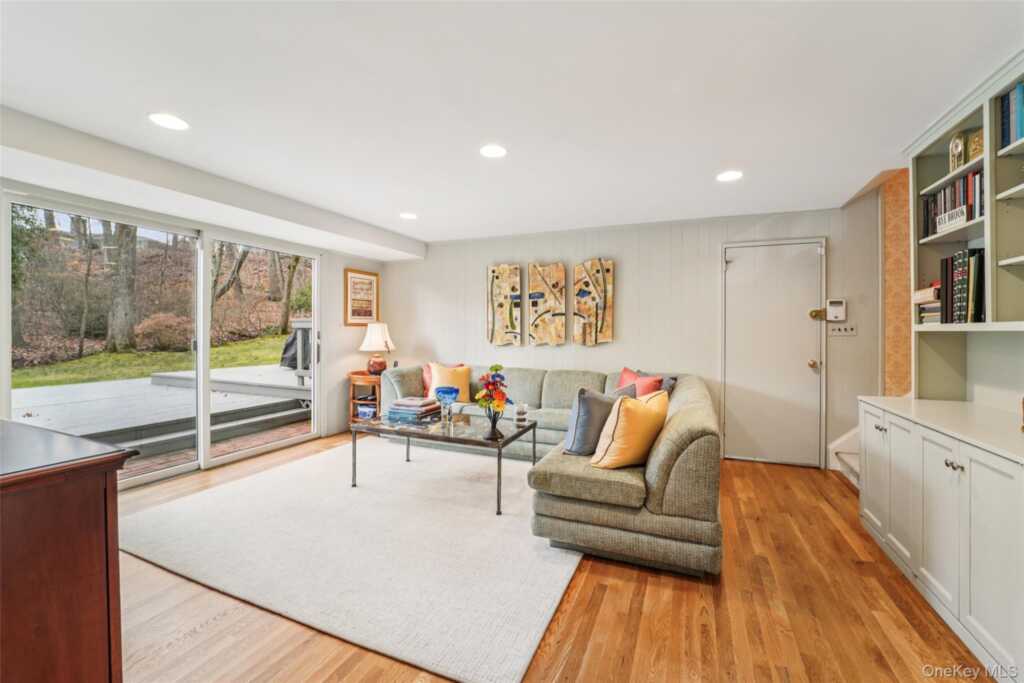 6 Robins Roost, Rye, NY 10573 - Photo 19 of 29
