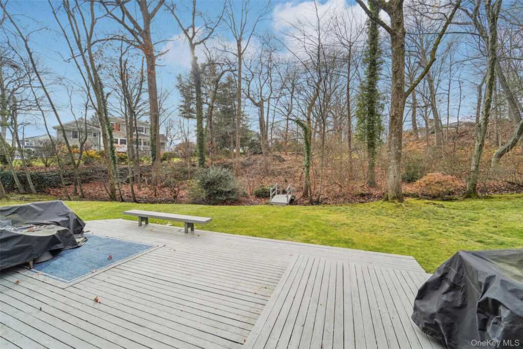 6 Robins Roost, Rye, NY 10573 - Photo 23 of 29