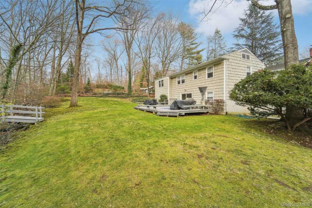 6 Robins Roost, Rye, NY 10573 - Photo 25 of 29